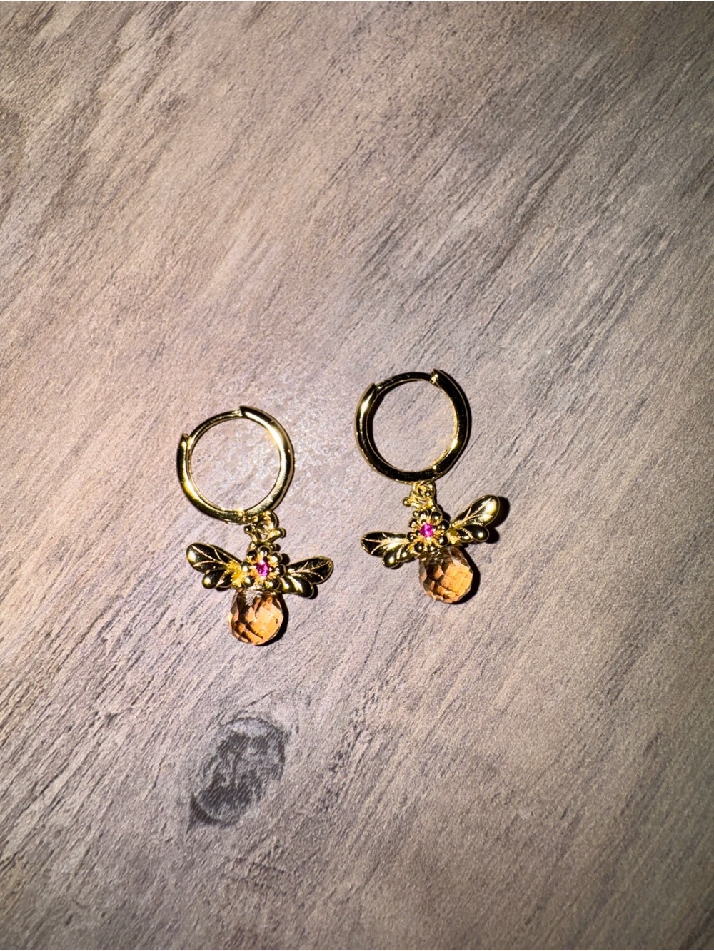 Gold Tone Hoop Wire Bee Charm Huggie Earrings